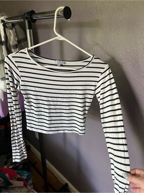 Tobi Black & White Striped Long Sleeve Crop Top